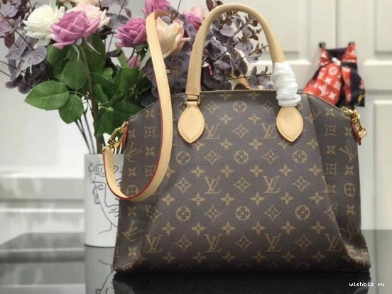 WIS RIVOLI VUITTON LOUIS MM 0926